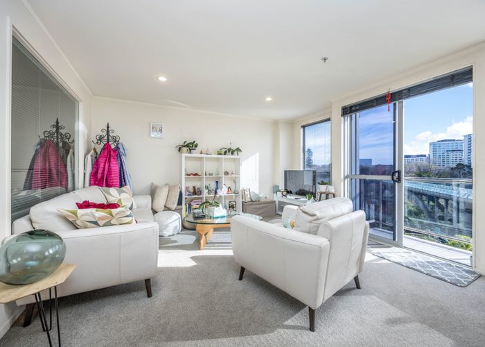  at 2G/127 Grafton Road, Grafton, Auckland