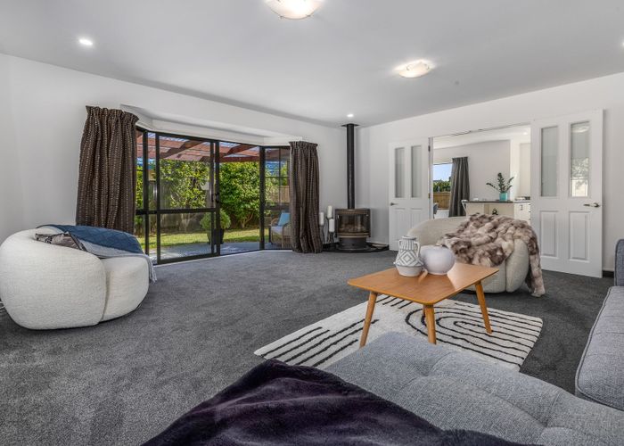  at 136 Guildford Drive, Paraparaumu Beach, Paraparaumu