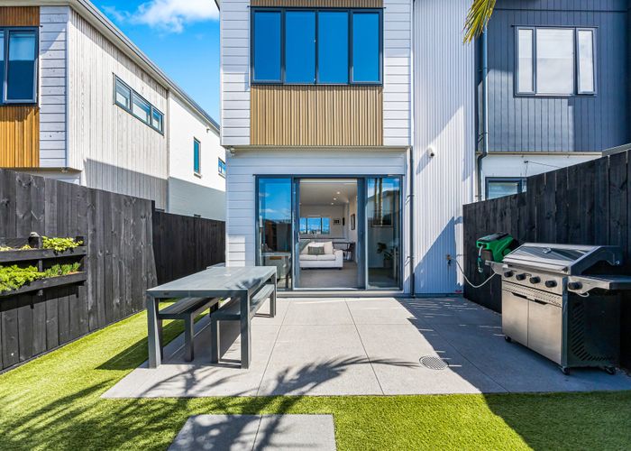  at 4/7 Scott Road, Hobsonville, Waitakere City, Auckland