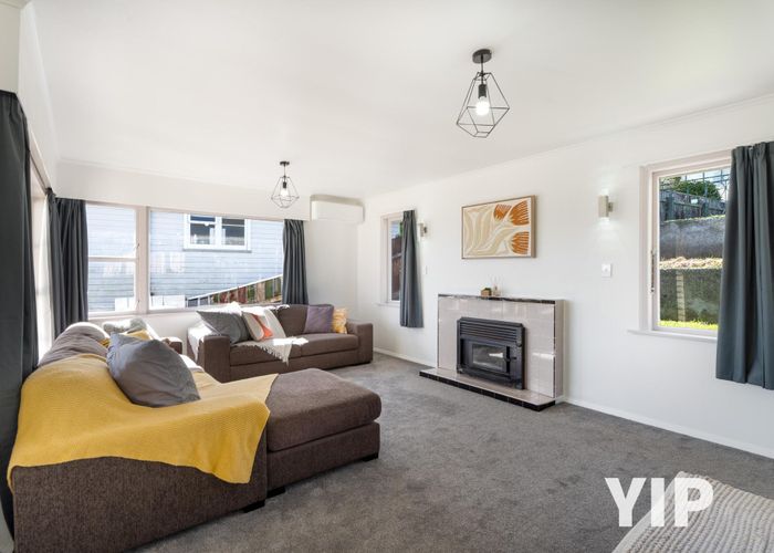 at 22 Longcroft Terrace, Newlands, Wellington