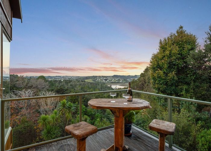  at 417 Paremoremo Road, Paremoremo, North Shore City, Auckland