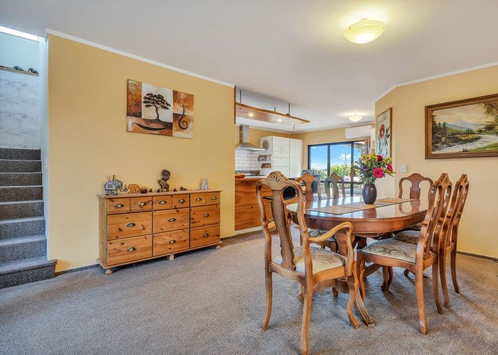  at 128 Barnett Avenue, Best Island, Richmond