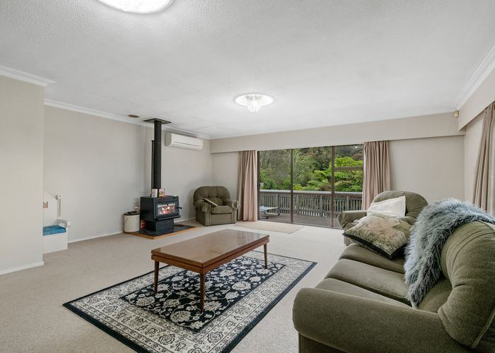  at 11 Avian Crescent, Blue Mountains, Upper Hutt