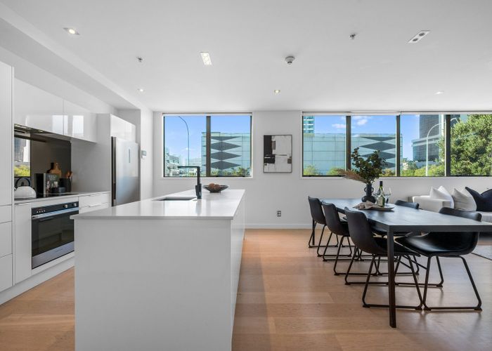  at 102/16 Huron Street, Takapuna, Auckland