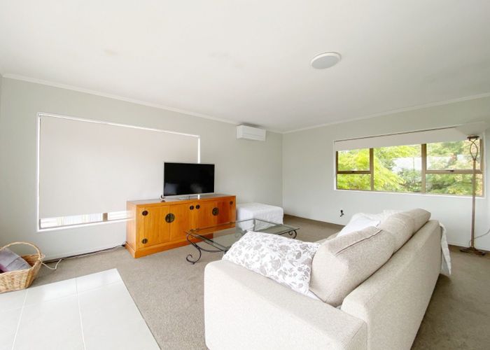  at 2 Eastglen Road, Glen Eden, Auckland