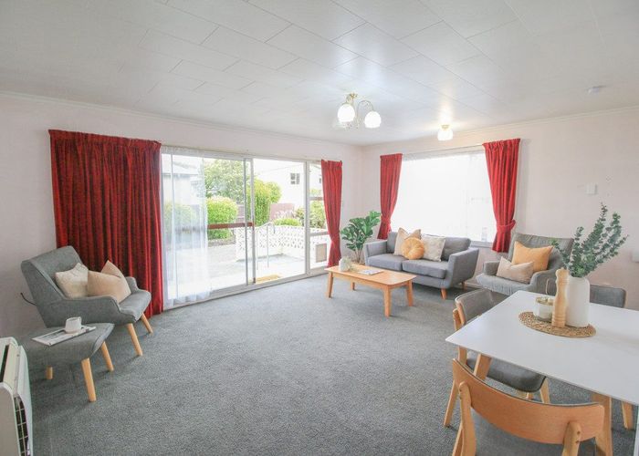  at 8B Charles Street, Grasmere, Invercargill