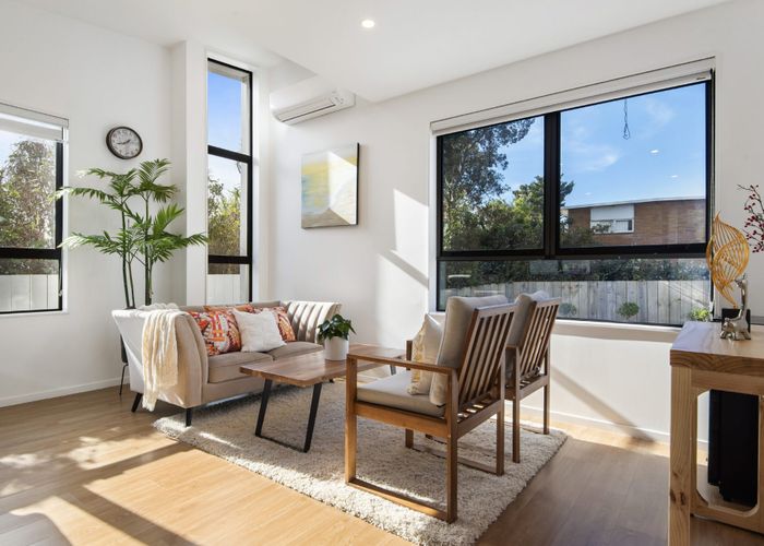  at 61B Knights Road, Rothesay Bay, North Shore City, Auckland