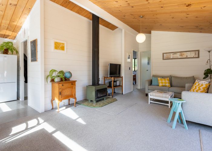  at 124 Renown Road, Raumati South, Paraparaumu