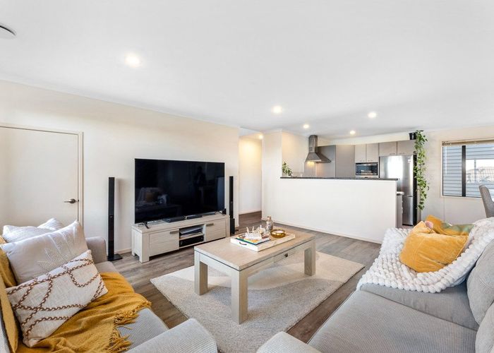  at 10 The Rise, Gulf Harbour, Whangaparaoa