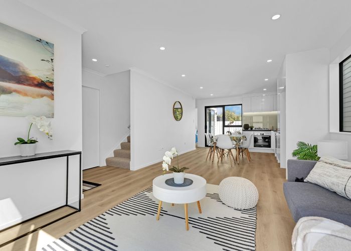  at 8B Gardiner Grove, Mangere East, Manukau City, Auckland