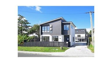  at 4/29 Tudor Road, Henderson, Auckland