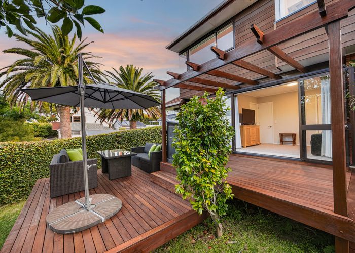  at 2/11 Hauraki Road, Hauraki, North Shore City, Auckland