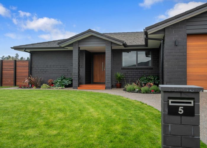  at 5 Whatumairangi Way, Owhata, Rotorua