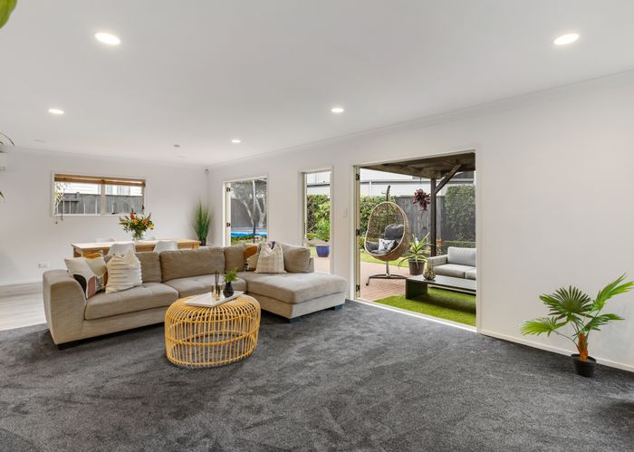  at 2/82 Main Highway, Ellerslie, Auckland