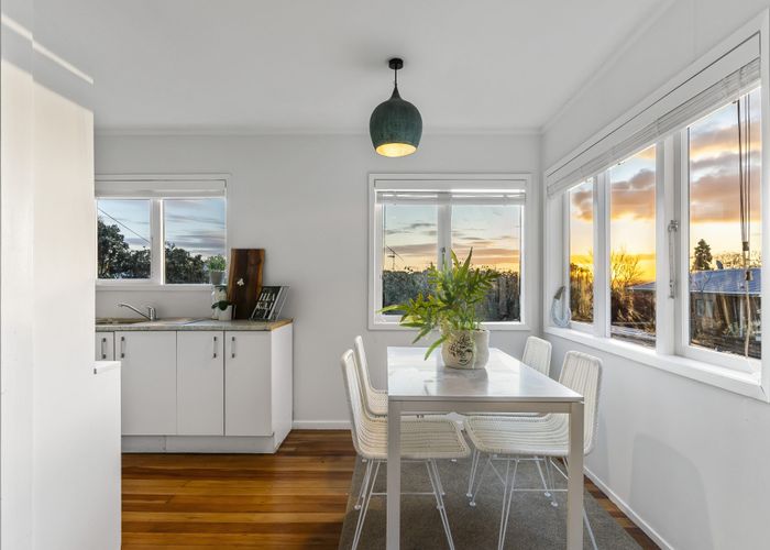  at 2/19 Drome View Place, Beach Haven, Auckland