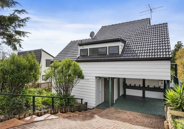  at 8 Lynngate Place, Hillcrest, Auckland