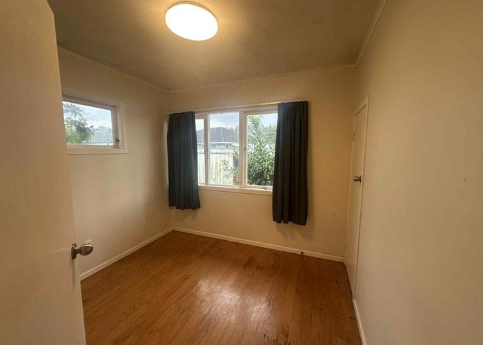  at 210 Lake Road, Northcote, North Shore City, Auckland