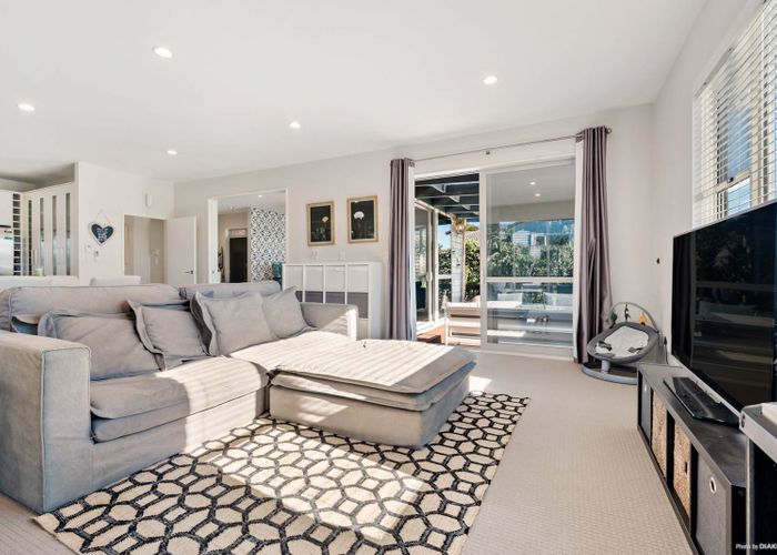  at 13 Viridian Lane, Greenhithe, Auckland