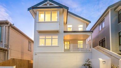  at 57 Roxburgh Street, Mount Victoria, Wellington