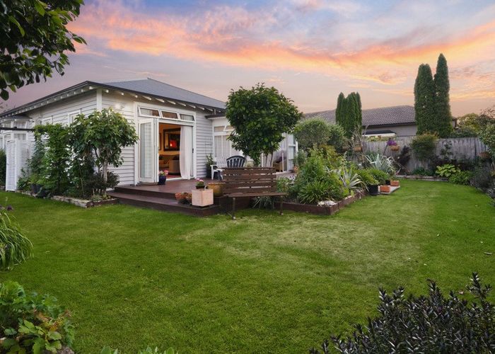  at 127 Weston Road, St. Albans, Christchurch City, Canterbury