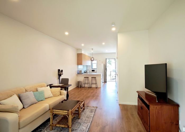  at 14/26 Springvale Drive, Fairview Heights, North Shore City, Auckland