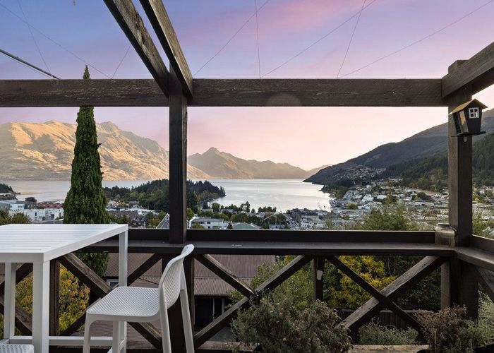  at 37J HALLENSTEIN Street, Queenstown, QUEENSTOWN