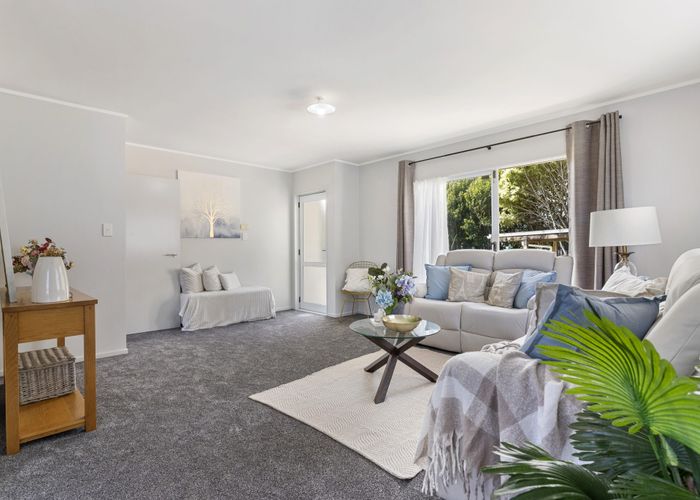  at 2/27 Jutland Road, Hauraki, Auckland