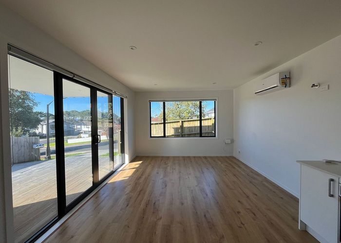  at 38A White Heron Drive, Royal Heights, Waitakere City, Auckland