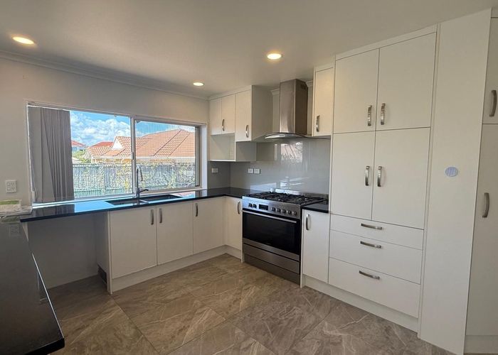  at 186 Botany Rd, Botany Downs, Manukau City, Auckland