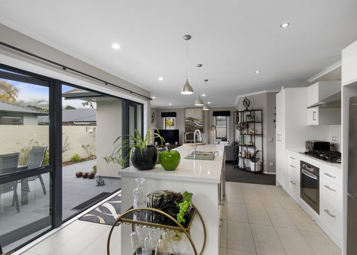  at 5 Vernon Grove, Brown Owl, Upper Hutt