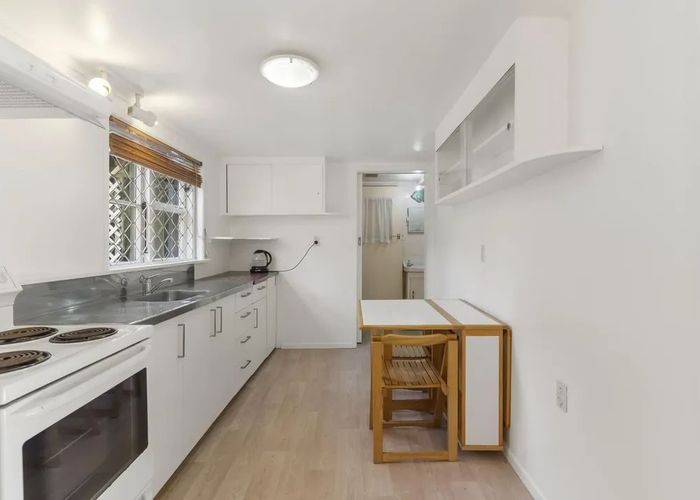  at 22 Larsen Road, Panmure, Auckland