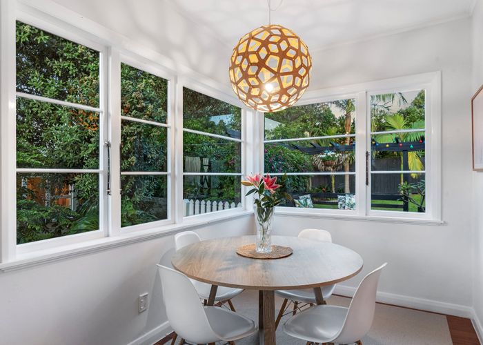 at 18 Cautley Street, Stanley Point, Auckland
