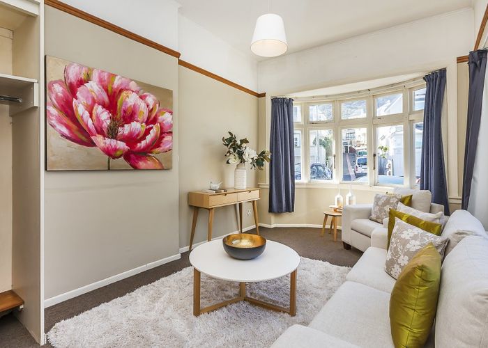  at 43 Roxburgh Street, Mount Victoria, Wellington