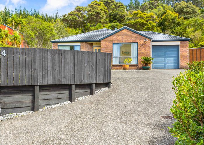  at 24 Donald Place, Stillwater, Silverdale