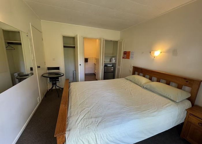  at 21/4 Vagus Place, Royal Oak, Auckland City, Auckland