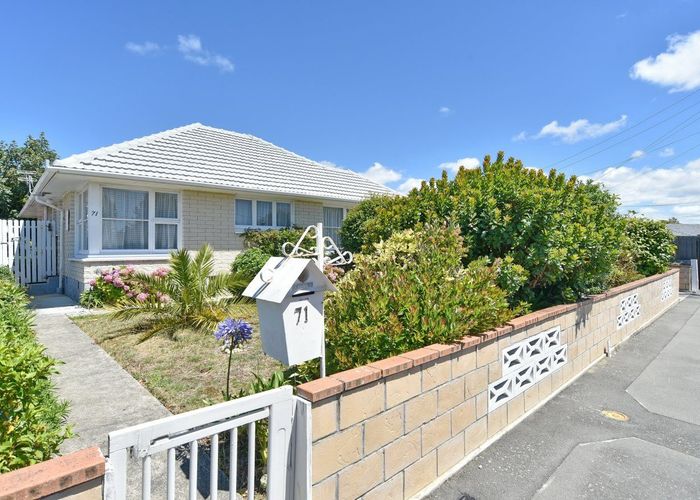  at 71 Vancouver Crescent, Wainoni, Christchurch City, Canterbury