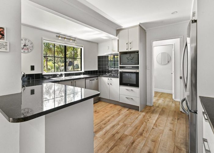  at 25 Silkwood Grove, Totara Heights, Manukau City, Auckland