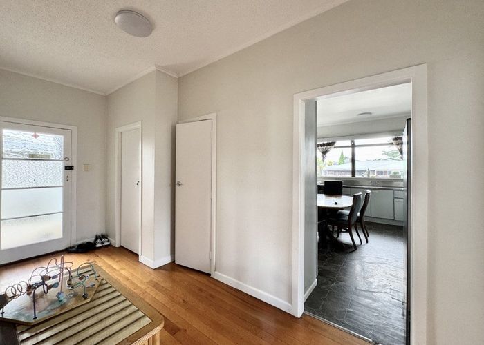  at 7  Marlene Avenue, Te Atatu South, Waitakere City, Auckland