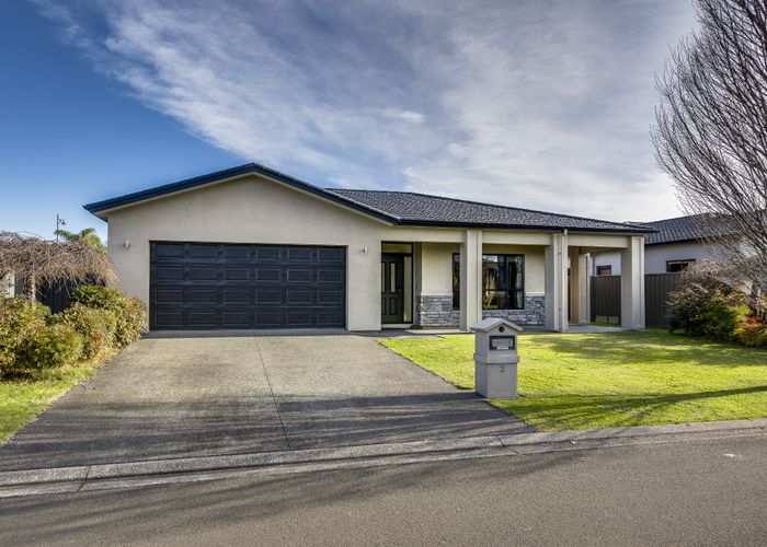  at 3 Portland Place, Poraiti, Napier