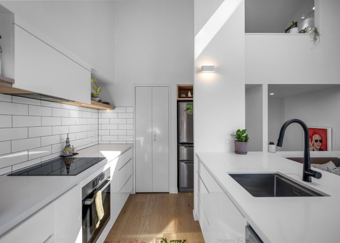  at 2/21 Hauraki Road, Hauraki, North Shore City, Auckland