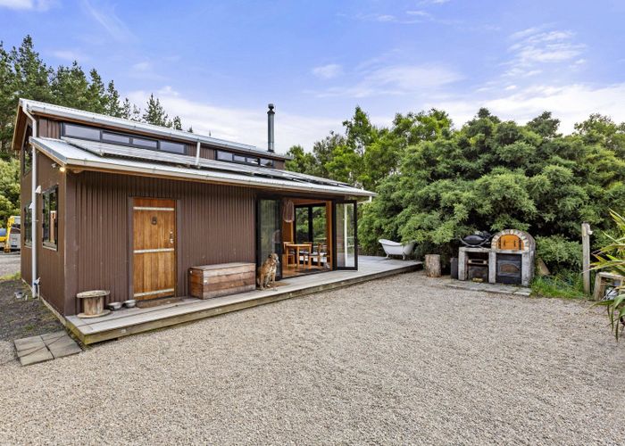  at 843 Old Mountain Road, Waitetuna