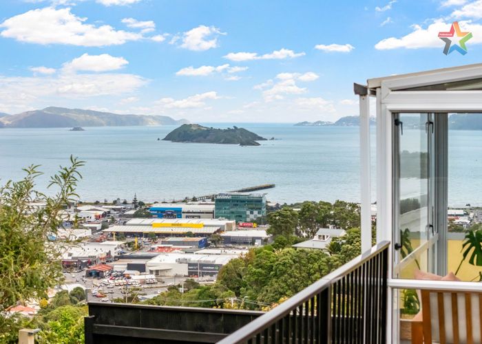  at 4/30 London Road, Korokoro, Lower Hutt, Wellington