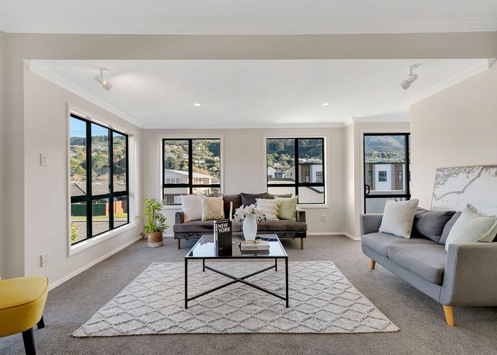  at 40 Hinau Street, Tawa, Wellington