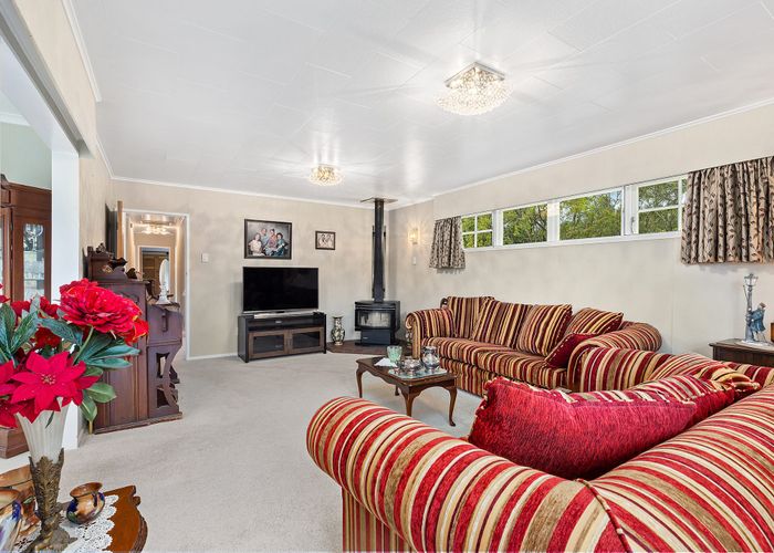  at 28 Bartlett Grove, Tawa, Wellington