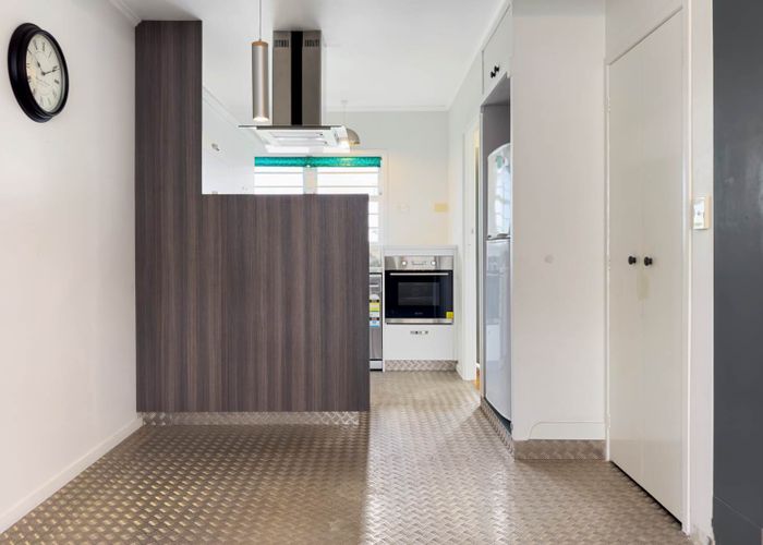  at 8/44 Pilkington Road, Mount Wellington, Auckland