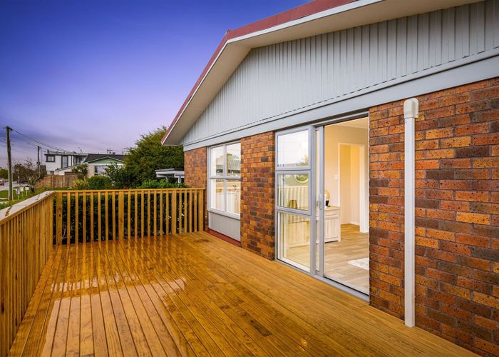 at 1/14 Flanshaw Road, Te Atatu South, Auckland