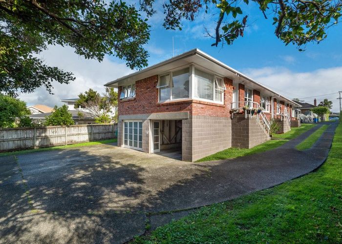  at 18A Eversleigh Road, Belmont, Auckland