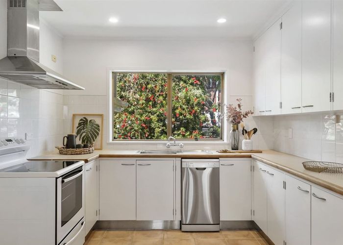  at 3/22 Alma Road, Milford, Auckland