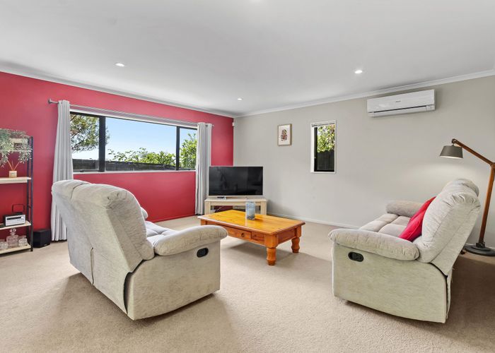  at 1/271 Sturges Road, Henderson, Auckland