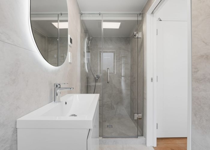  at 8/201 Sunnynook Road, Sunnynook, North Shore City, Auckland